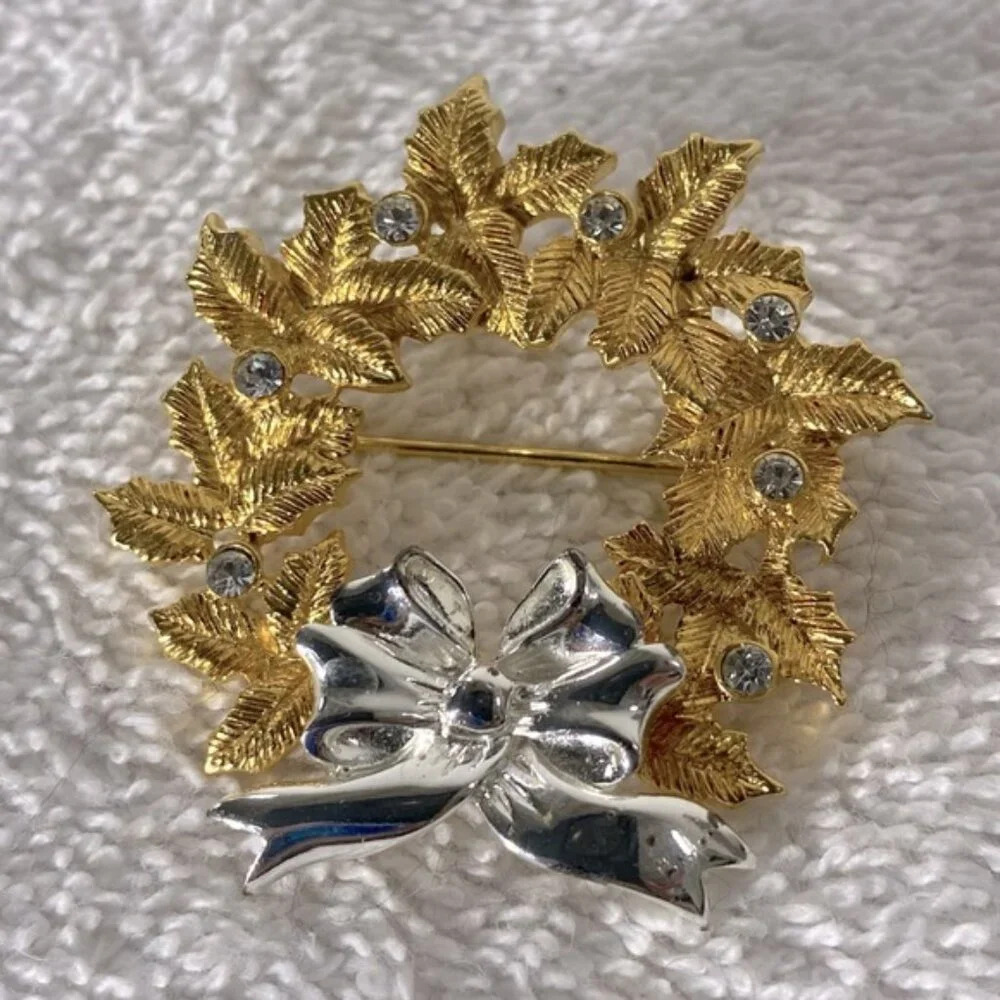 Vintage Gold Silver Tone Wreath With Jewels Pin Brooch